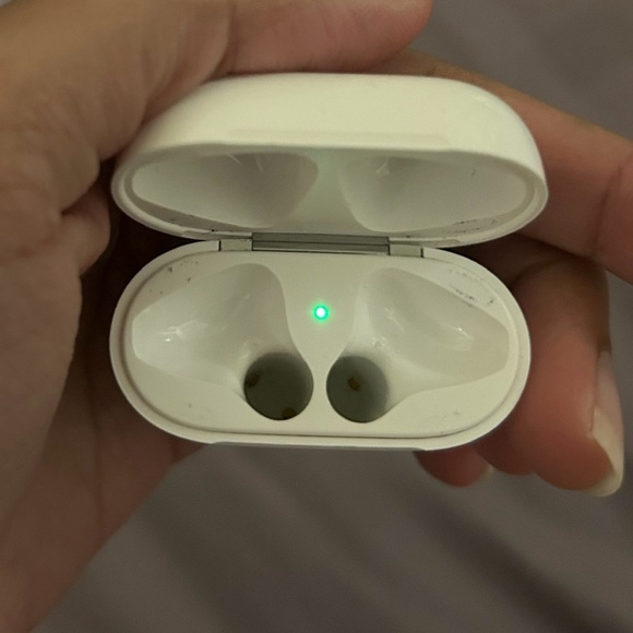 AirPod Charging Case - Picture 3 of 3